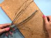 No creerás que puedes hacer con ramas secas y una tabla de madera