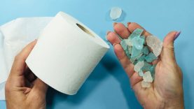 Papel higiénico, unas piedras.. y algunas cosas más